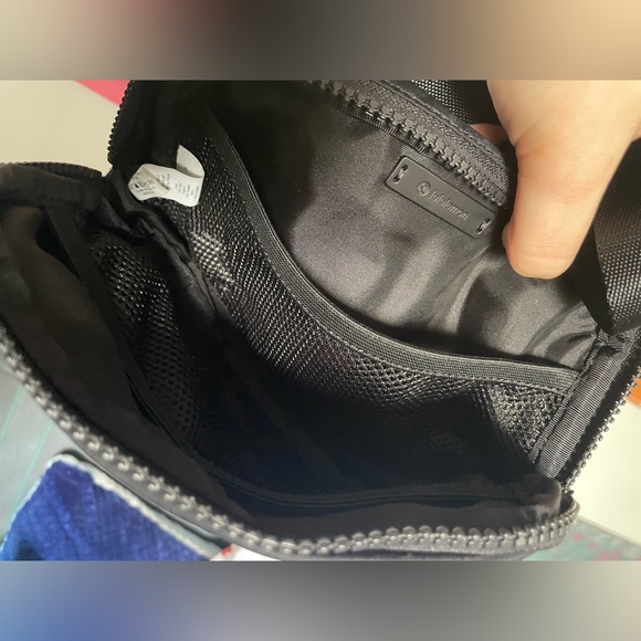 LULULEMON EVERYWHERE BELT BAG 1L - Picture 4 of 4